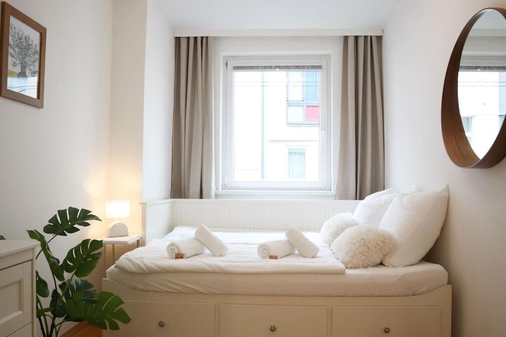 Charming, Modern & Spacious Apartment 비엔나 외부 사진